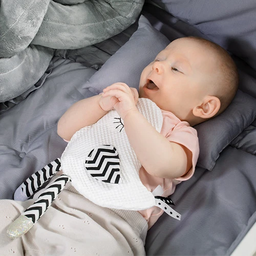 Babyono szeleścik Ptaszek przytulanka kontrastowa