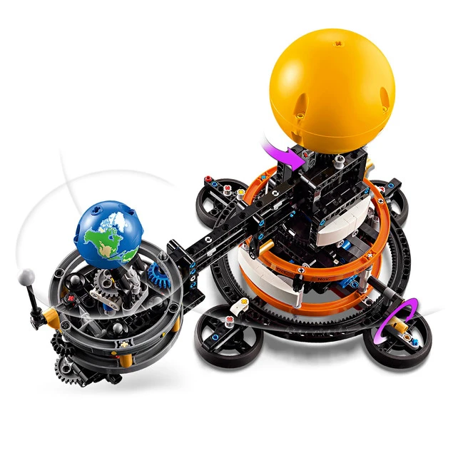 LEGO Technic 42179 model Ziemi Księżyca i Słońca