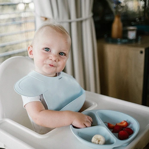 Śliniak silikonowy Babyono z kieszonką