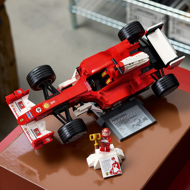 LEGO Icons 11375 Ferrari F2004 – replika F1 Michael Schumacher, 735 elementów