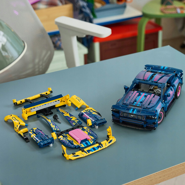 LEGO Technic 42236 Tuningowy Ford Mustang GT – Zestaw do Modyfikacji