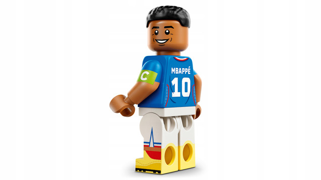 LEGO Editions 43013 Kylian Mbappé – Piłkarskie Moment 10; kolekcjonerski model 490 el.