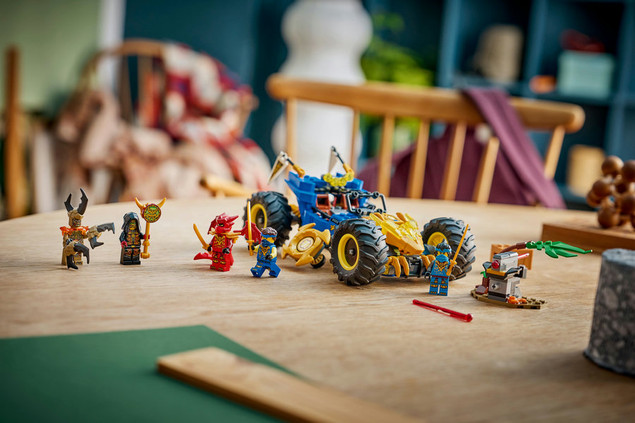 Klocki LEGO Ninjago 71856 Jay Transformujący się Samochód Mech Smoka 387 el.
