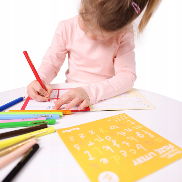 Dłuuugie rysowanie. Piszę literki