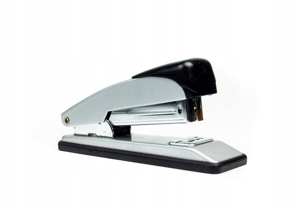 Zszywacz Do Kartek Biurowy Metalowy 24/6 CZARNY Eagle