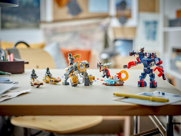LEGO Marvel 76322 Avengers: Koniec gry – Thor vs Chitauri, 373 el.