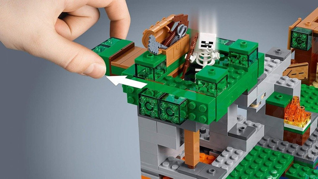 Atak szkieletów LEGO MINECRAFT 21146