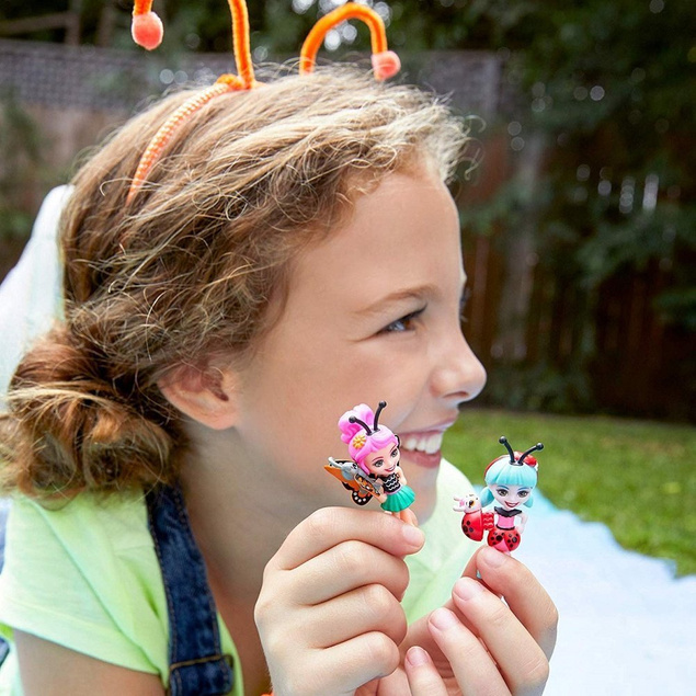 Mattel zestaw Lalki z  Figurkami ENCHANTIMALS małe Biedronka i Motyl  FXM 87