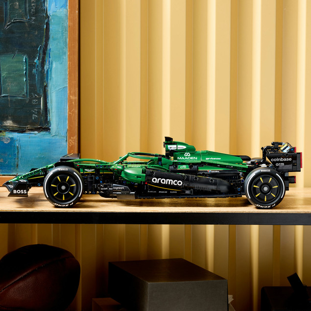 LEGO Technic 42240 Samochód F1 Aston Martin Aramco AMR25