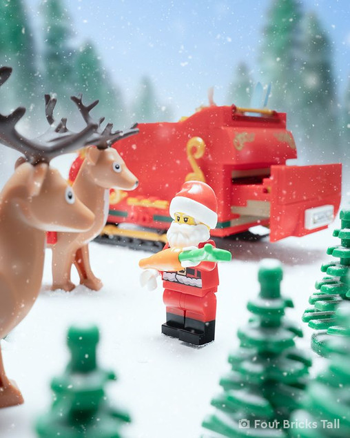 LEGO Iconic 40499 Sanie Świętego Mikołaja z Reniferami i Figurką Mikołaja