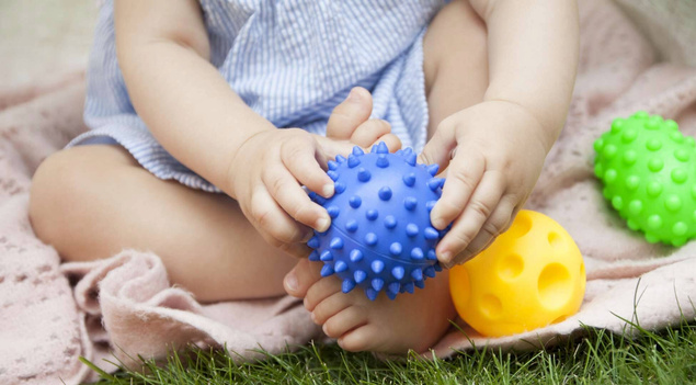 Mom's Care Piłeczki Sensoryczne Sensorky Do Masażu 5szt 0M+ Hencz Toys