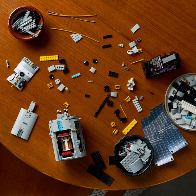 LEGO Icons 11382 Kosmiczny Teleskop Hubble’a – Model Kolekcjonerski dla Dorosłych