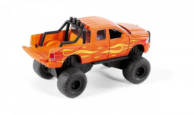 SIKU 2358 RAM 1500 z oponami balonowymi 1:50