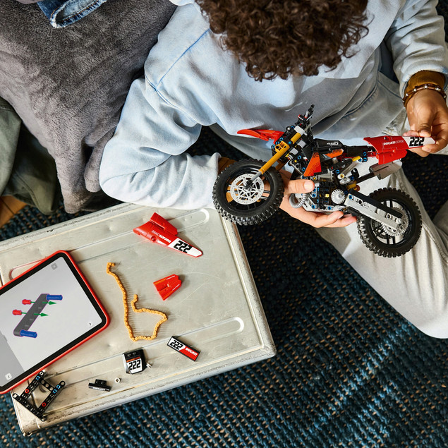 LEGO Technic 42238 Motocykl Ducati Desmo450 MX Factory – Zestaw Konstrukcyjny