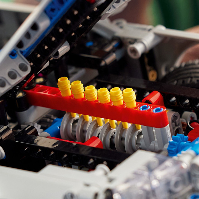 LEGO Technic 42210 Nissan Skyline GT-R (R34) "2 Szybcy i Wściekli" – Model Samochodu dla Dorosłych