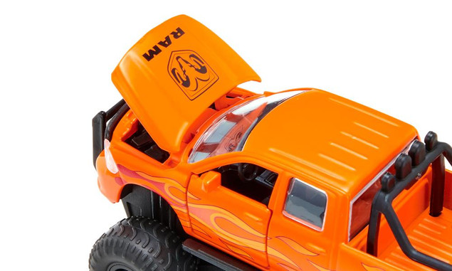SIKU 2358 RAM 1500 z oponami balonowymi 1:50