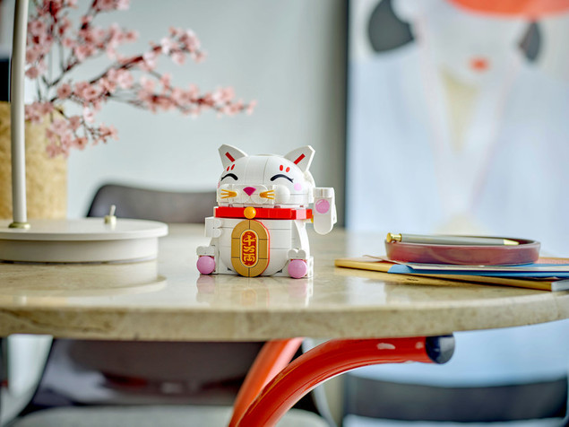 LEGO® Japoński Kot Szczęścia Maneki-neko 40813 – 280 elementów, 9 lat+