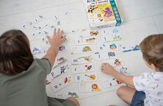 Gra edukacyjna Alfabet na 3 sposoby – Kapitan Nauka