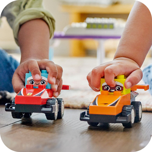 LEGO DUPLO Bolidy i Kierowcy F1 10445 Zestaw Wyścigowy dla Maluchów