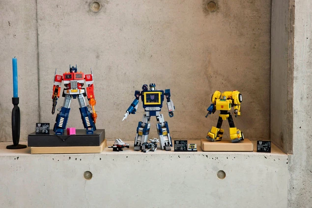 LEGO Icons 10358 Transformers: Soundwave Model Kolekcjonerski_3