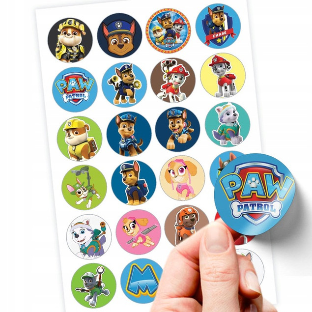 Kolorowanka z naklejkami. Małe Modnisie