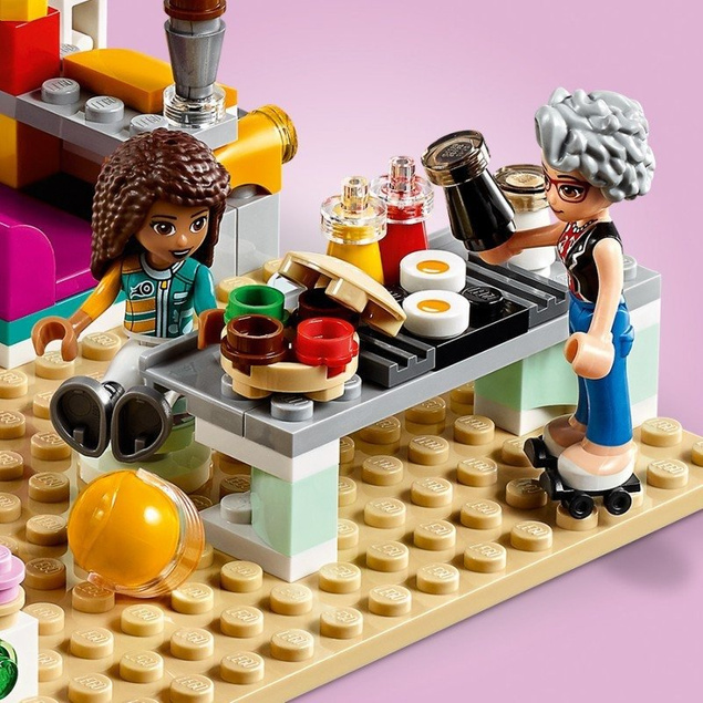 Wyścigowa restauracja LEGO Friends 41349