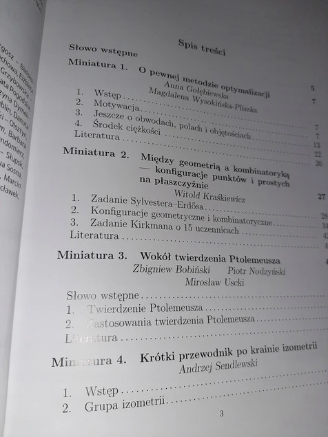 Wnętrze książki Miniatury Matematyczne 67: Między Geometrią