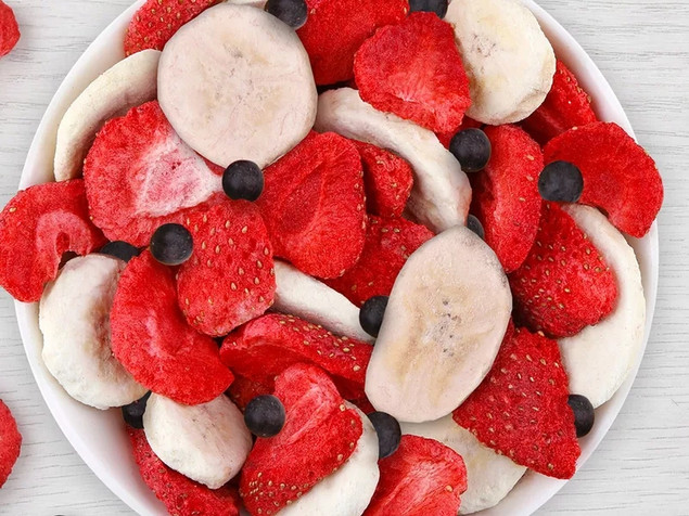 Mix.it Chrupiące Owoce Liofilizowane Banan Truskawka Jagoda 5x23g
