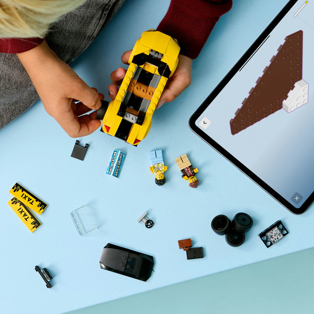 LEGO City 60487 Żółta taksówka elektryczna z minifigurkami