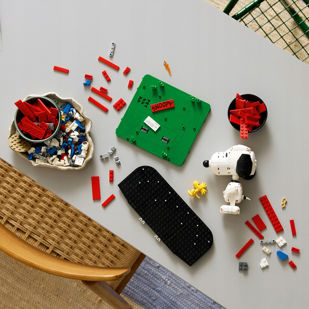 LEGO Ideas 21368 Fistaszki: Buda Snoopy'ego – Kolekcjonerski Zestaw dla Dorosłych