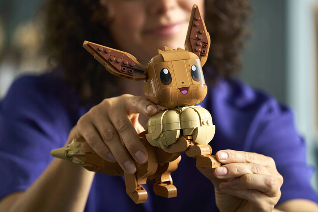 LEGO® Pokémon™ Eevee Figurka Do Zbudowania 587 elementów 72151 Kolekcjonerski Model Dla Dorosłych