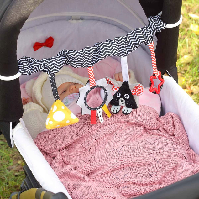 Zawieszka do wózka fotelika Babyono sensoryczna edukacyjna kontrastowa