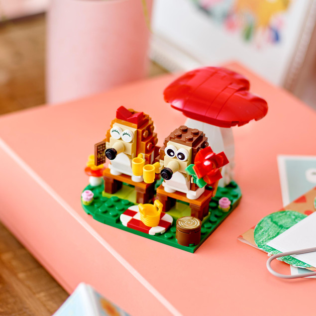LEGO Ikony 40711 Jeżowy Piknik - Uroczy Zestaw Klocków 166 El.