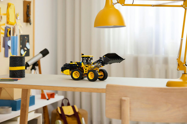 LEGO Technic 42209 Volvo L120 Elektryczna Ładowarka Kołowa | Maszyna Budowlana dla Dzieci 9+