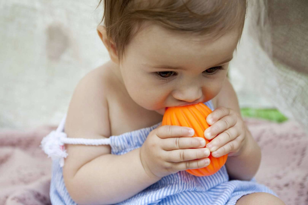 Mom's Care Piłeczki Sensoryczne Sensorky Do Masażu 5szt 0M+ Hencz Toys