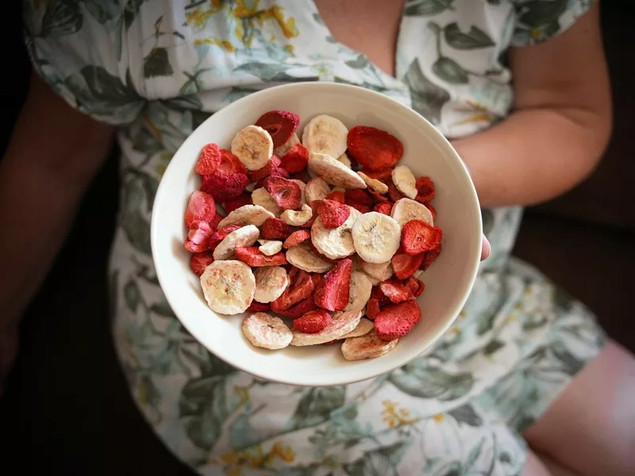 MIXIT Duże Chrupiące Owoce Liofilizowane BANAN TRUSKAWKA 160g