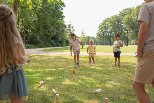 BS Toys Kubb – drewniana rodzinna gra plenerowa, zestaw 2-6 graczy, 8+