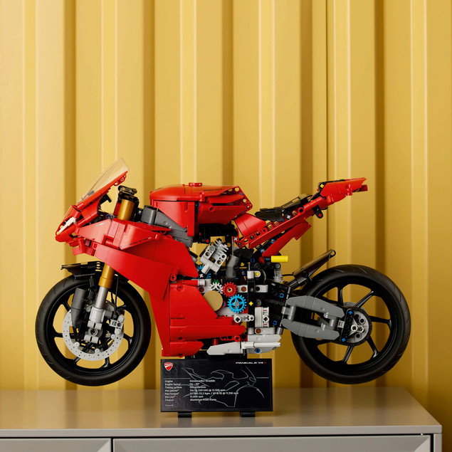 Klocki LEGO Technic motocykl Ducati Panigale V4 S 42202 1:5 1603 elementów