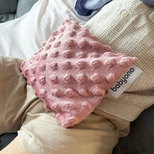 Różowy termofor Babyono z pestek wiśni