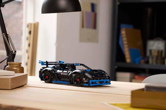 LEGO Technic 42176 Samochód Wyścigowy Porsche GT4 e-Performance Zdalnie Sterowany Control+