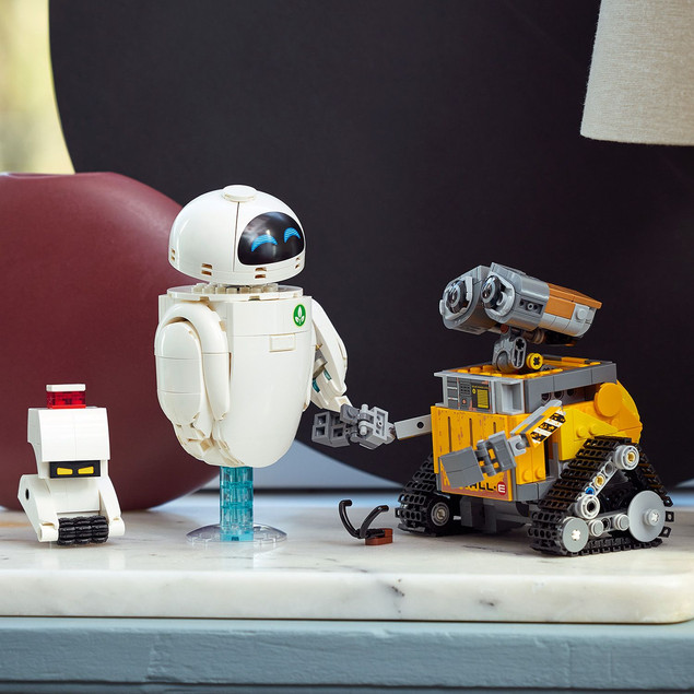 LEGO Disney Pixar 43279 WALL‑E i EVE — Zestaw kolekcjonerski 811 elementów