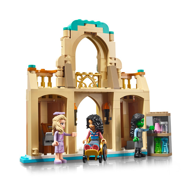 Klocki LEGO Wicked 75681 Glinda, Elphaba, Nessarose na Shiz University, 304 elementy