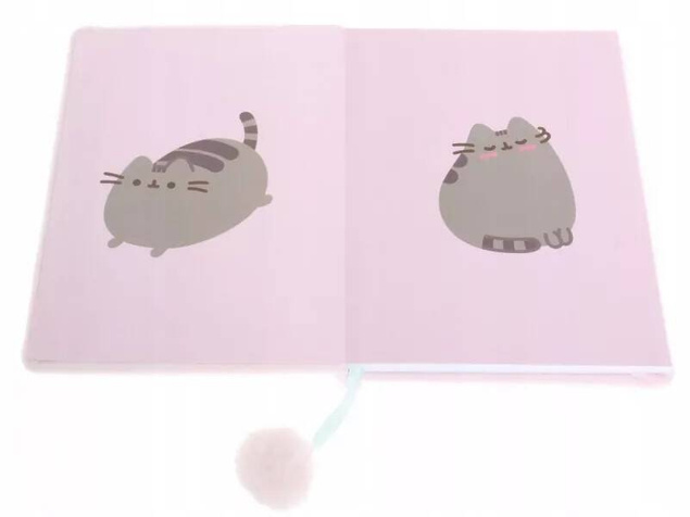 Pamiętnik Pluszowy Notes PUSHEEN + 3x Długopis Wymazywalny Kotek Majewski