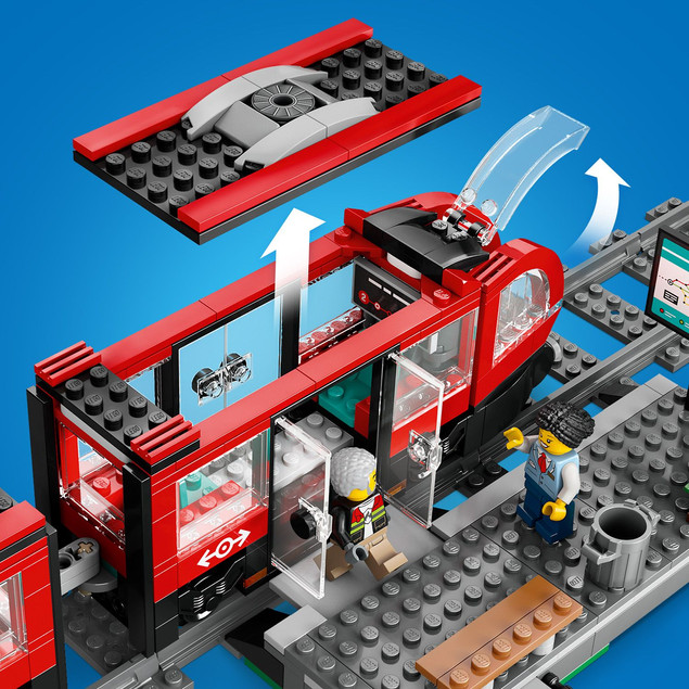 LEGO City 60423 Tramwaj Miejski ze Stacją – Zestaw dla Dzieci 7+