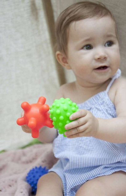 Mom's Care Piłeczki Sensoryczne Sensorky Do Masażu 5szt 0M+ Hencz Toys