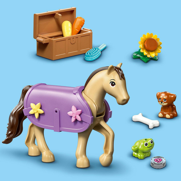 LEGO Friends 42695 Przyczepa z koniem i źrebaczkiem – 279 elementów, pojazd i przyczepa