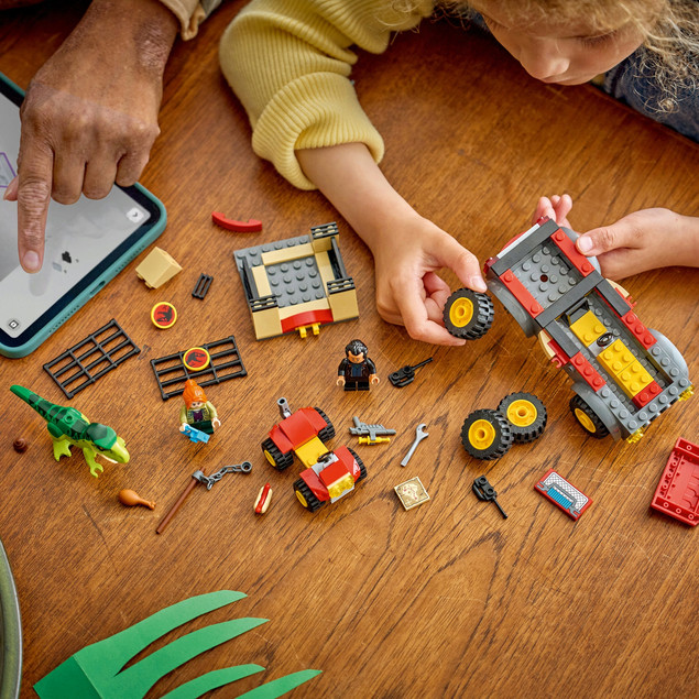 LEGO Jurassic World 77978 Ciężarówka do transportu małego T-rexa