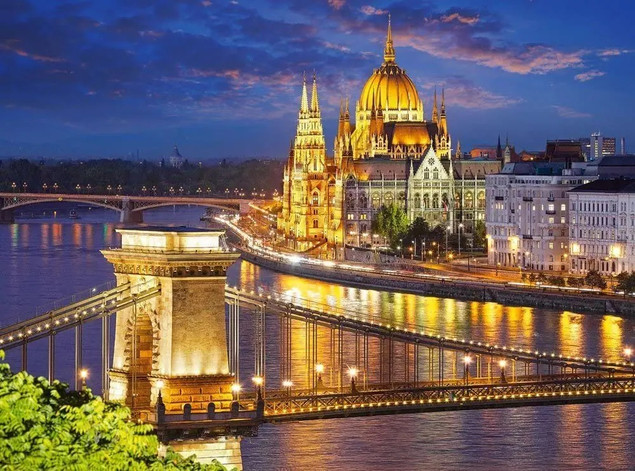 Puzzle 2000 Krajobraz Widok Miasto BUDAPESZT NOCĄ Pałac Most 9+ Castor