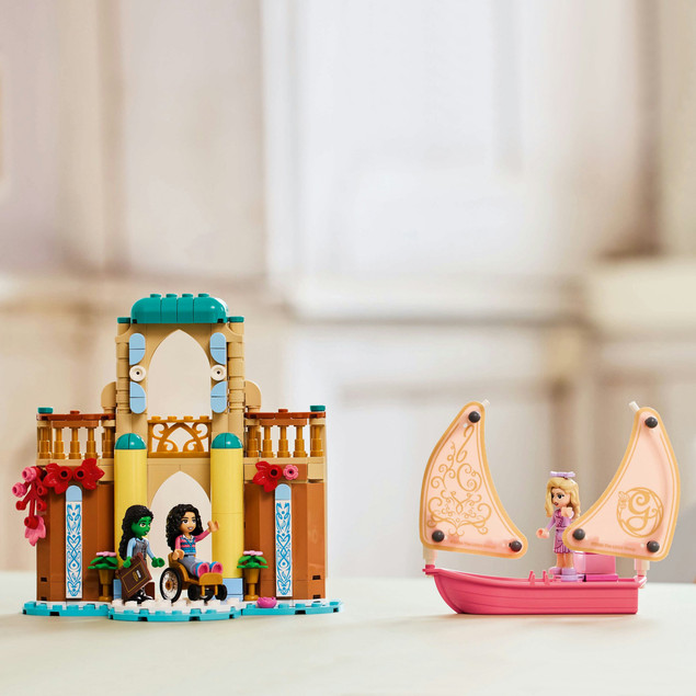 Klocki LEGO Wicked 75681 Glinda, Elphaba, Nessarose na Shiz University, 304 elementy