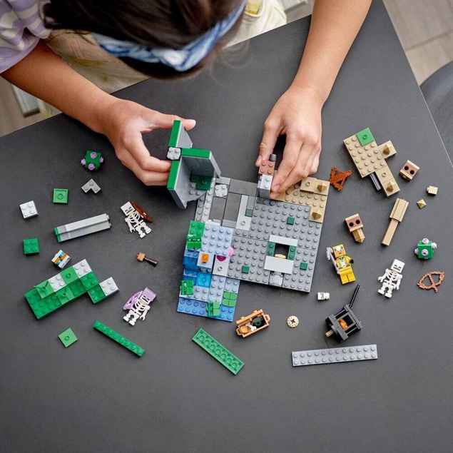 LEGO Minecraft Loch Szkieletów 364el. 8+ 21189